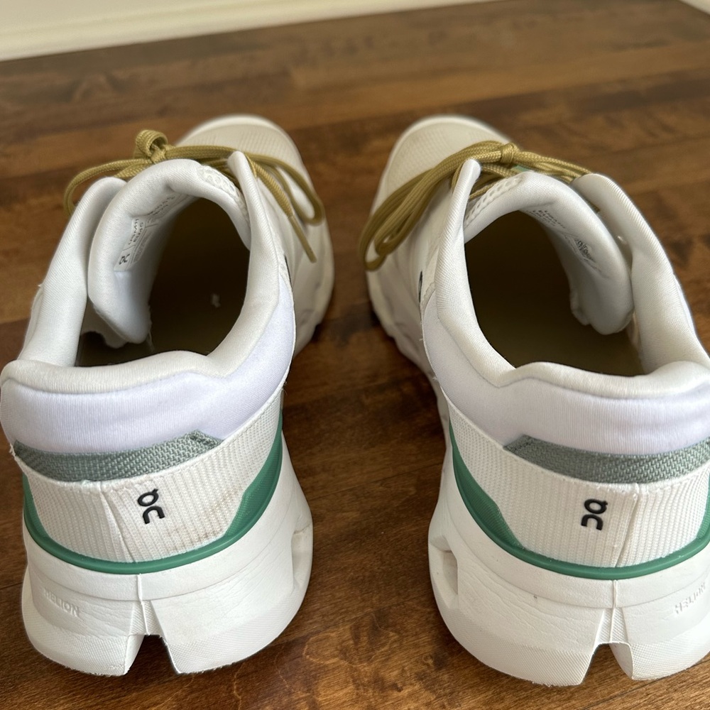 On Cloudrunner 2 - image 2